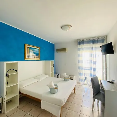 Hotel California 2*